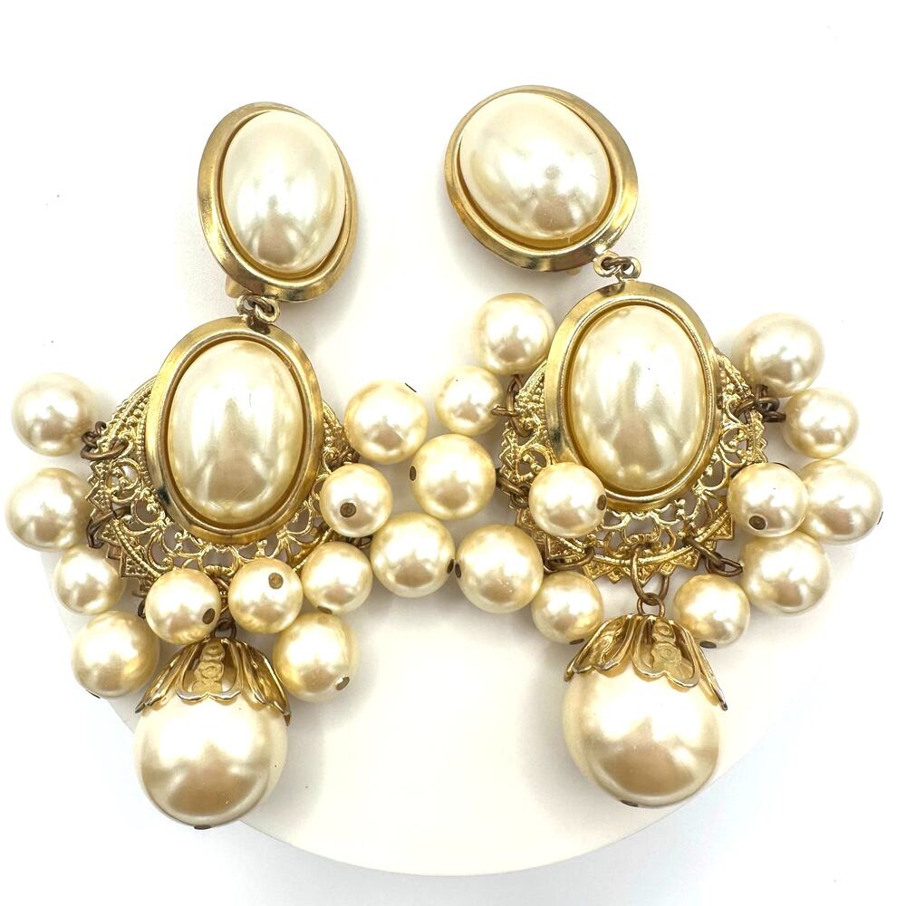 Vintage massive gold tone faux pearls beaded dangle high end clip on earrings